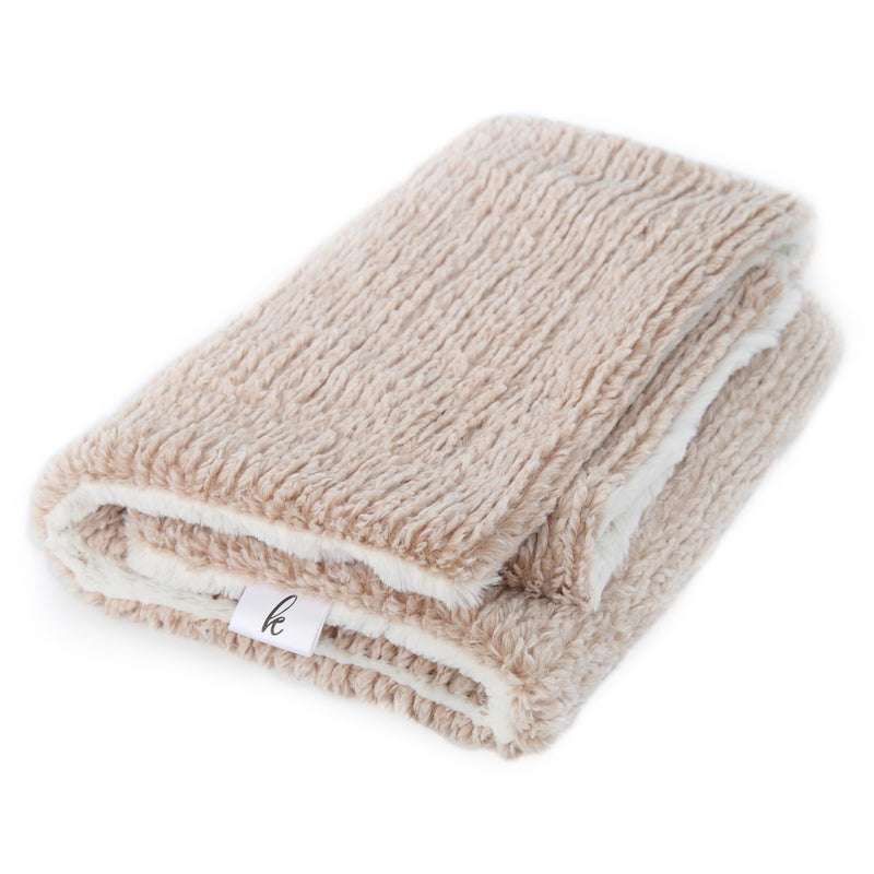 Beige fuzzy online blanket